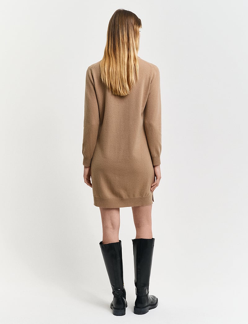 GANT - SUPERFINE LAMBSWOOL DRESS - stickade klänningar - caramel beige - 3