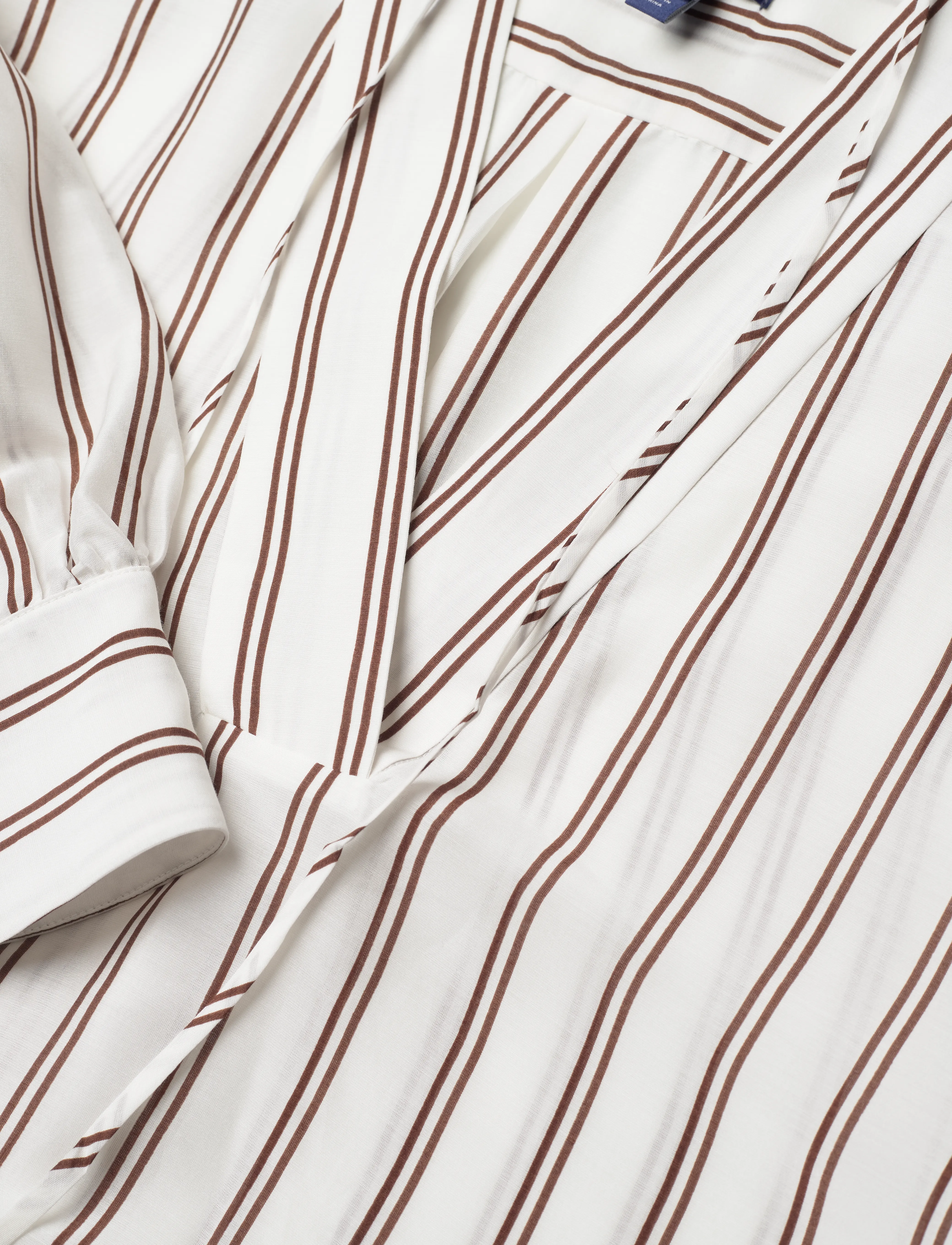 GANT - RELAXED V-NECK STRIPE CAFTAN - eggshell - 2