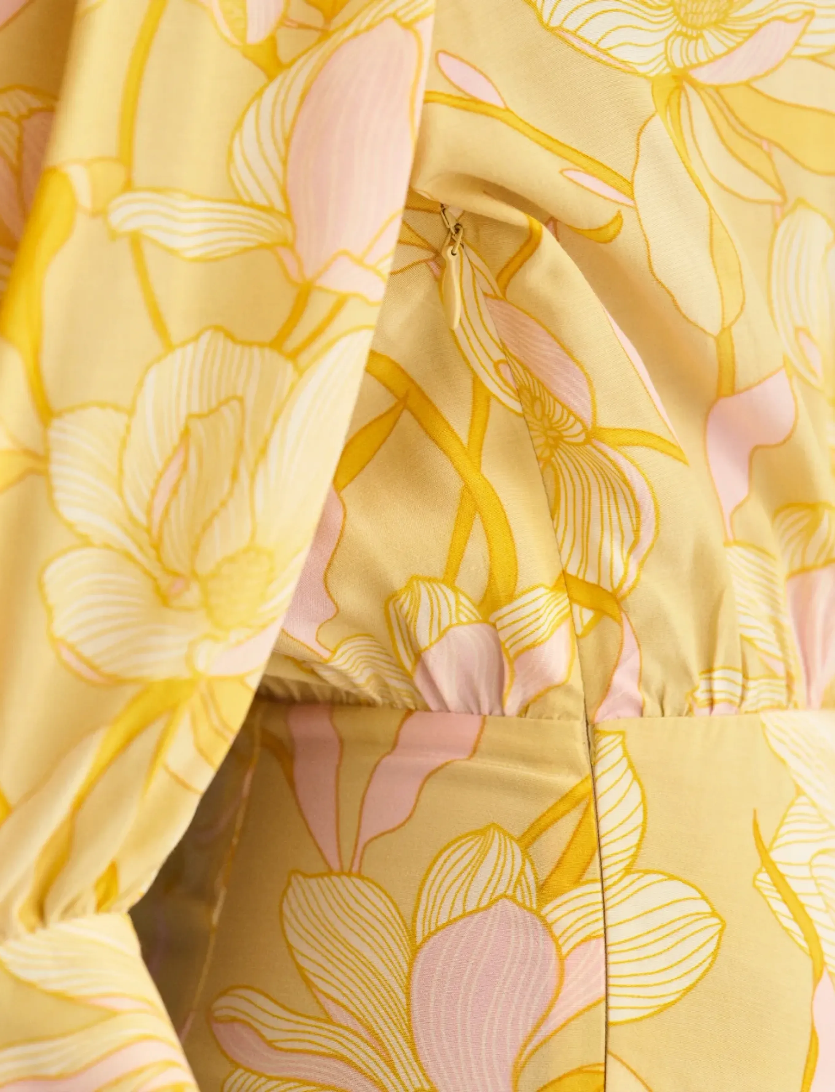 Gant - REG MAGNOLIA PRINT WRAP DRESS - hõlmikkleidid - dusty yellow - 4