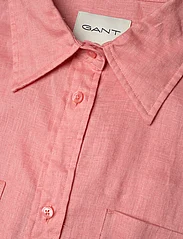 GANT - REL LINEN SS SHIRT DRESS - skjortklänningar - peachy pink - 4