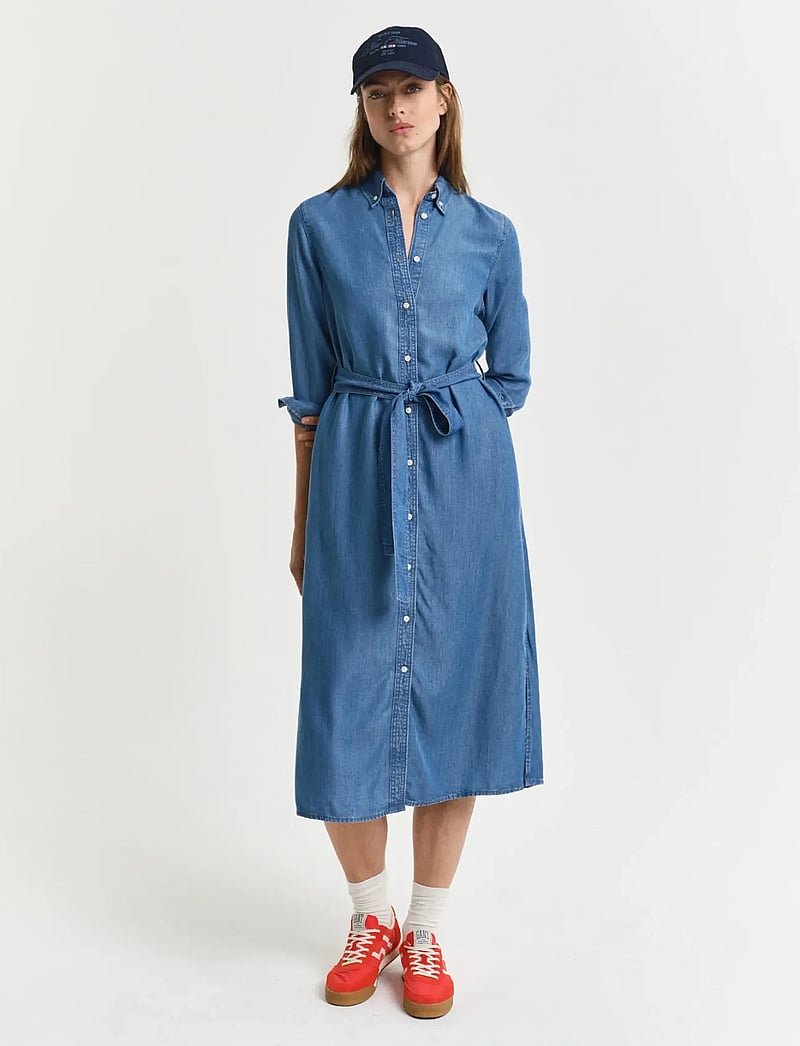 GANT - REG CHAMBRAY SHIRT DRESS - jeanskleider - light indigo - 0