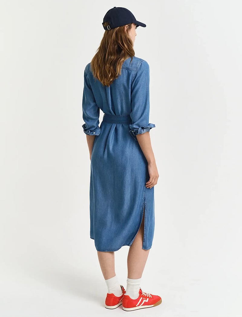 GANT - REG CHAMBRAY SHIRT DRESS - jeanskleider - light indigo - 5