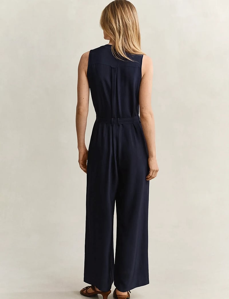 GANT - FLUID TWILL BELTED JUMPSUIT - modetrender - evening blue - 2