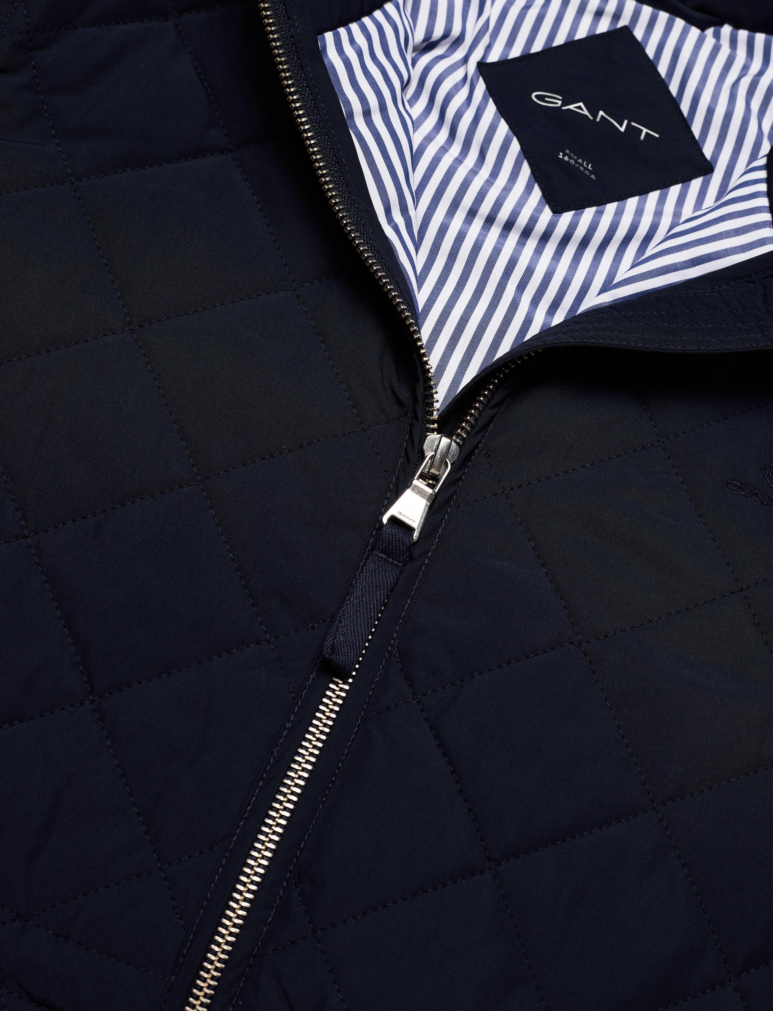 GANT - D1. QUILTED FITTED JACKET - evening blue - 4