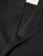 GANT - HANDSTITCHED BELTED COAT - winter coats - ebony black - 2