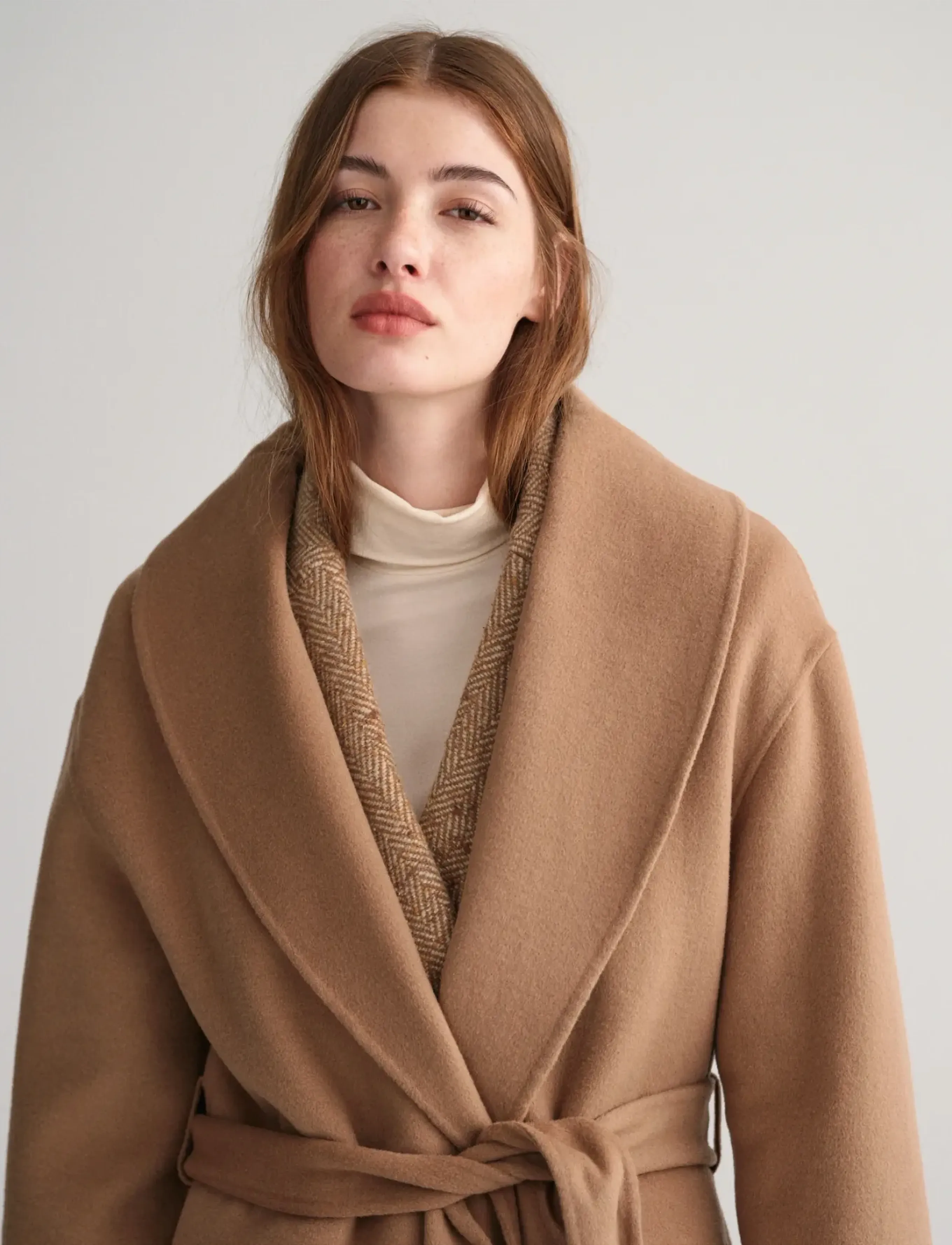 GANT - HANDSTITCHED BELTED COAT - warm khaki - 4