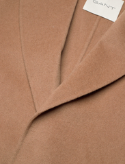 GANT - HANDSTITCHED BELTED COAT - winter coats - warm khaki - 2