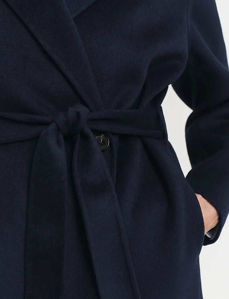 GANT - HANDSTITCHED BELTED COAT - uldfrakker - evening blue - 5