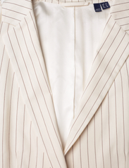GANT - D2. PINSTRIPE BELTED BLAZER - party wear at outlet prices - linen - 2