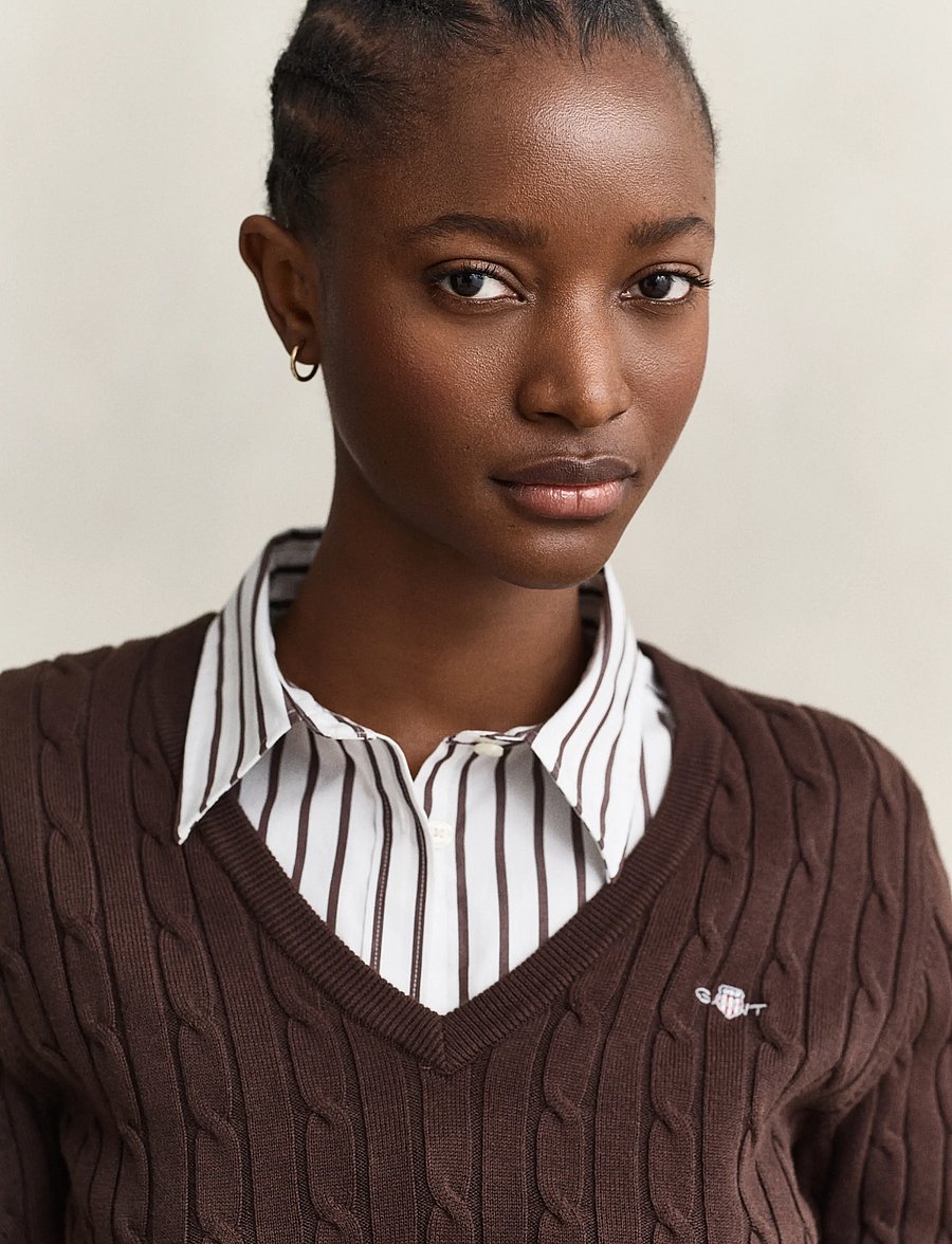 Gant - STRETCH COTTON CABLE V-NECK - sviitrid - deep brown - 3