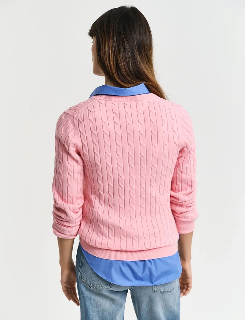 GANT - STRETCH COTTON CABLE V-NECK - stickade tröjor - geranium pink - 3