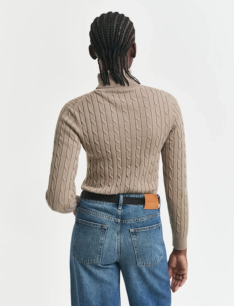 GANT - STRETCH COTTON CABLE TURTLENECK - rullekraver - taupe beige - 2