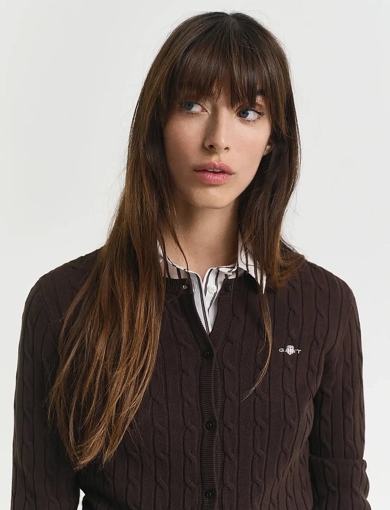 GANT - STRETCH COTTON CABLE CARDIGAN - cardigans - deep brown - 3