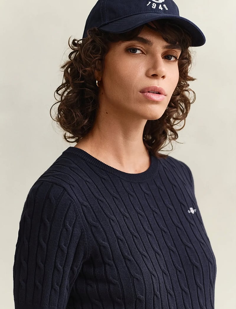 GANT - STRETCH COTTON CABLE SS C-NECK - megztiniai - evening blue - 4