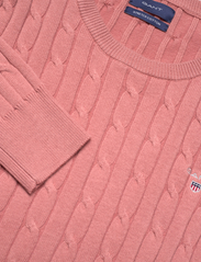 GANT - STRETCH COTTON CABLE C-NECK - džemperi - terracotta pink - 2