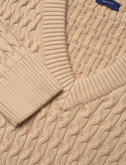 GANT - COTTON TEXTURE V-NECK - sweaters - dry sand - 2