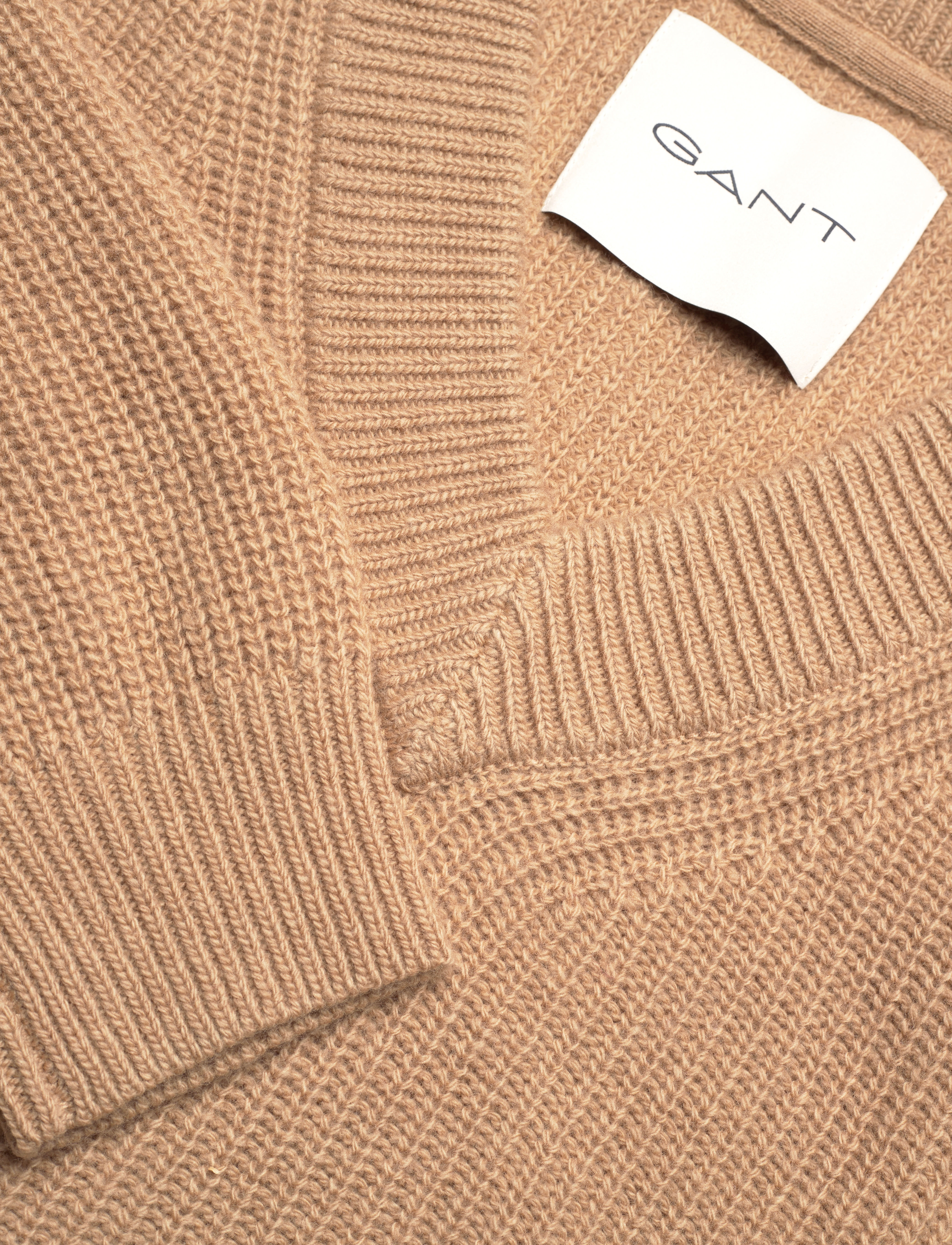 GANT - WOOL RIBBED V-NECK - dark khaki - 2