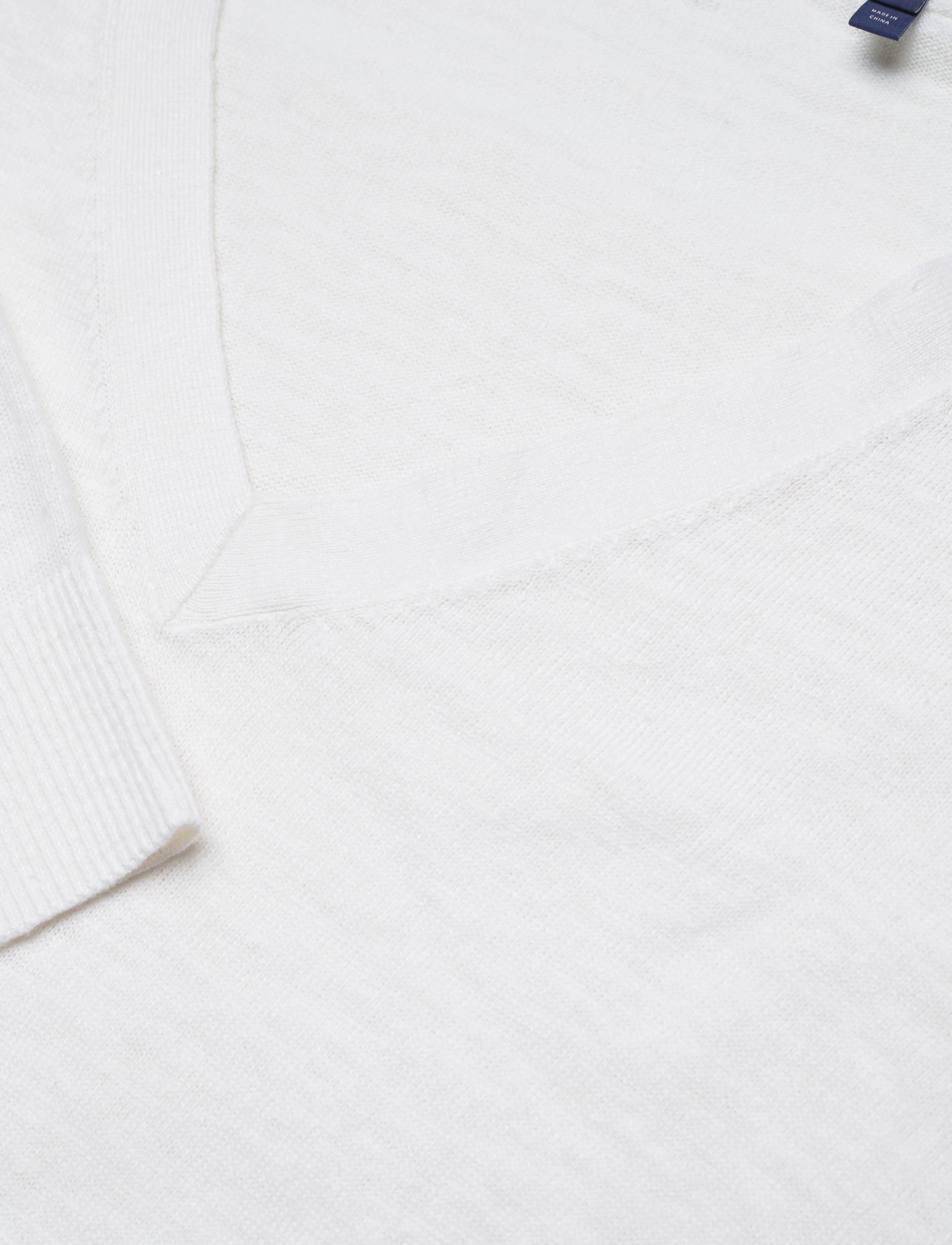 GANT - LINEN-BLEND V-NECK - white - 2