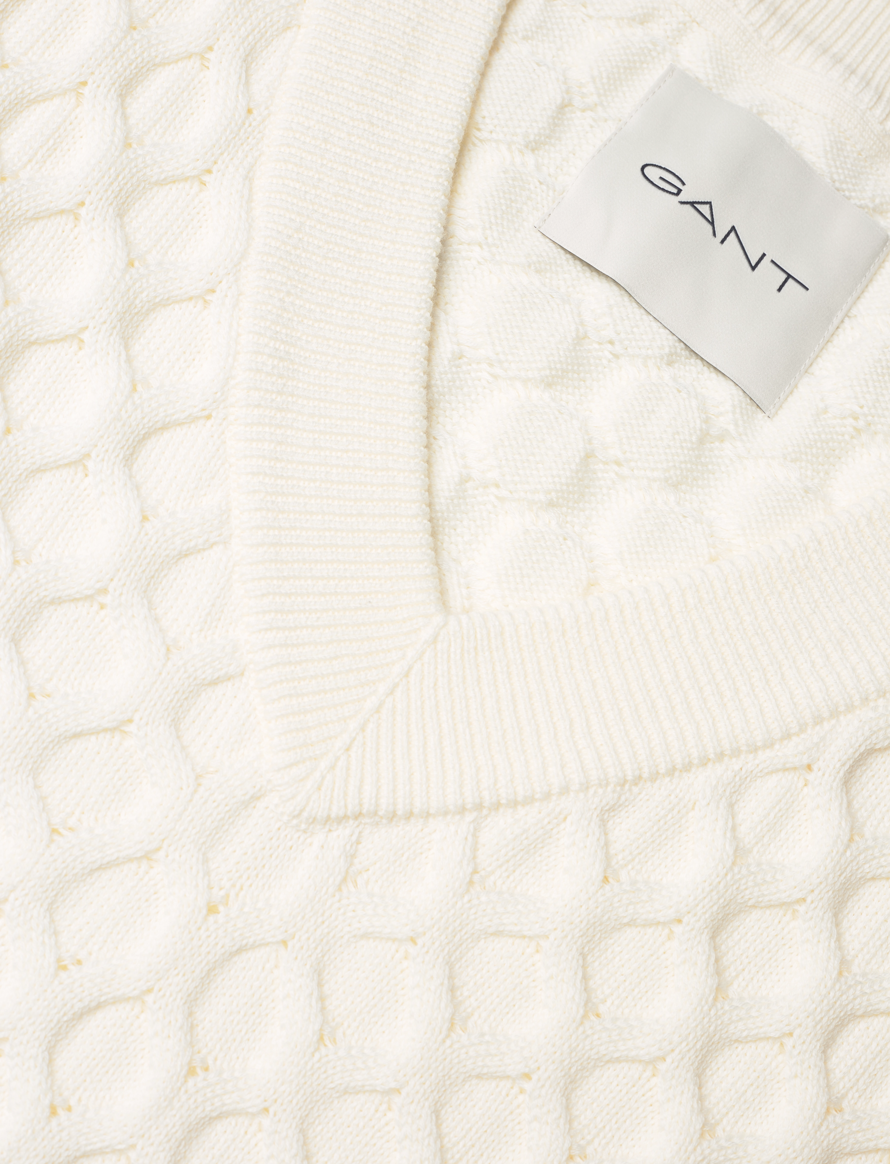 GANT - TEXTURED KNIT V-NECK - cream - 2