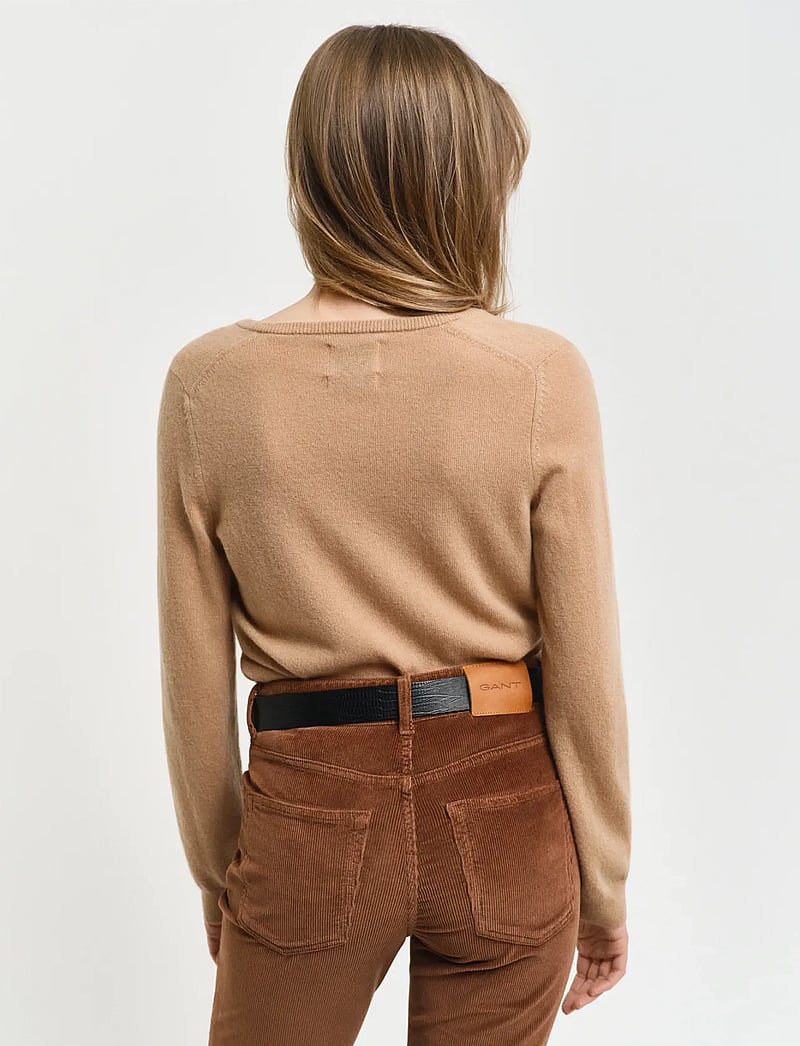 GANT - EXTRAFINE LAMBSWOOL BLEND V-NECK - pullover - caramel beige - 2