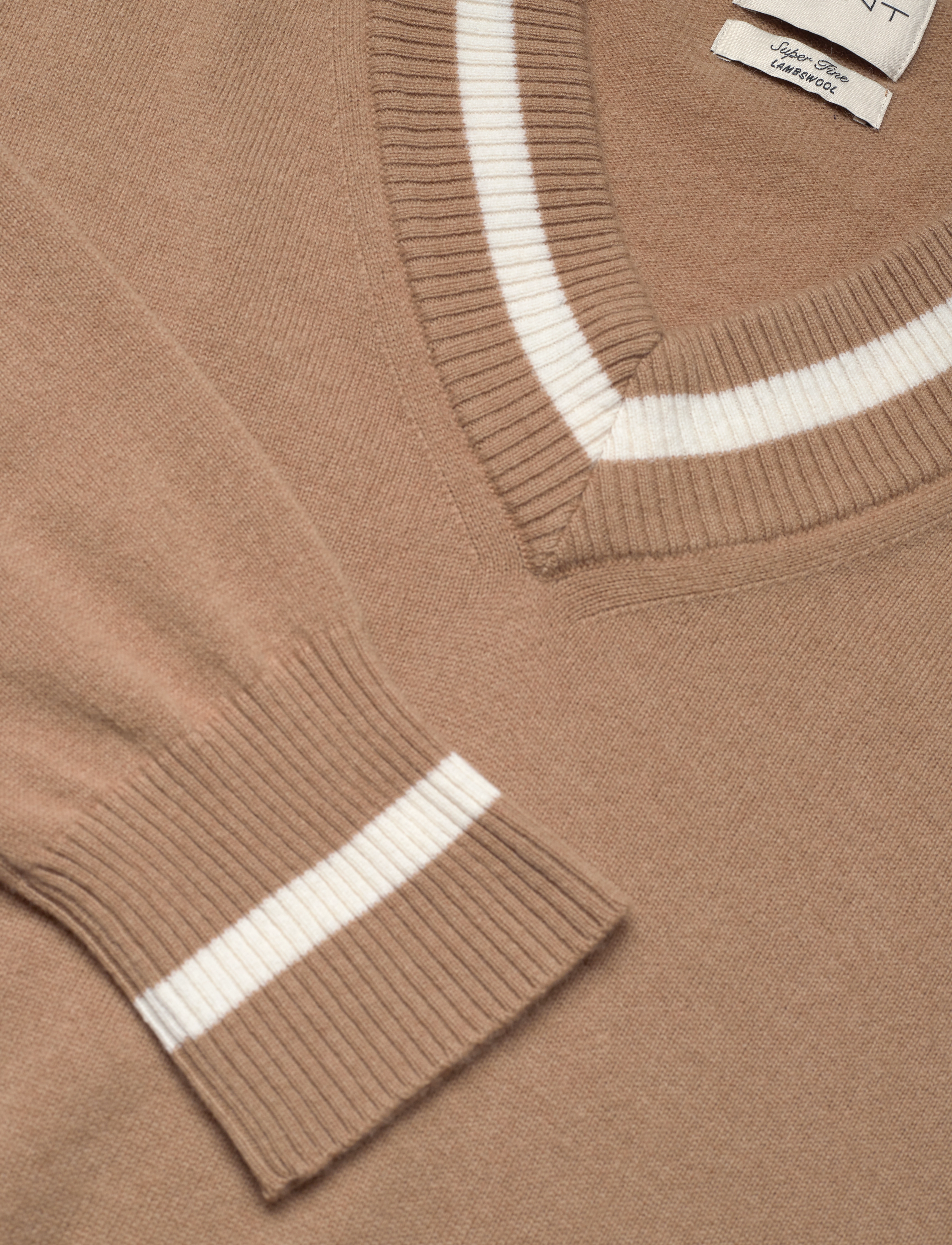 GANT - SUPERFINE LAMBSWOOL CONT V-NECK - caramel beige - 2