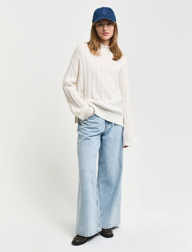 GANT - WIDE RIBBED WOOL STAND COLLAR - striktrøjer - cream - 4