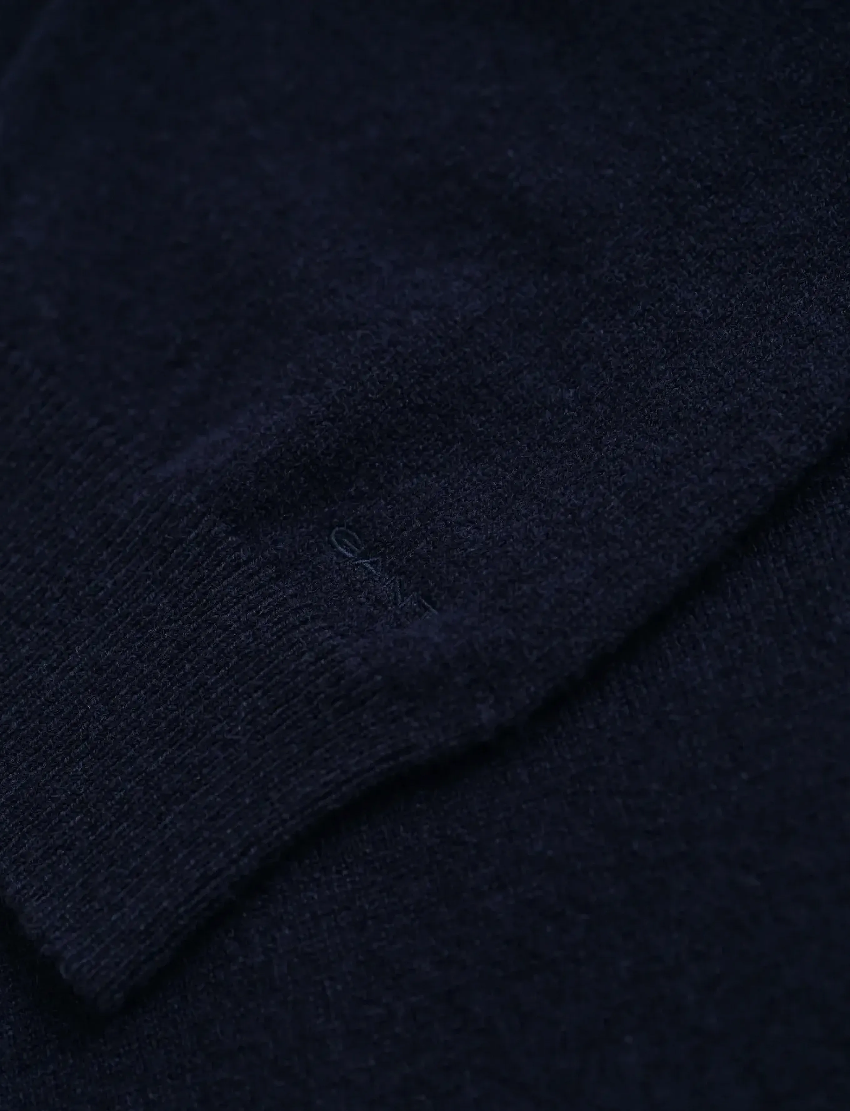 Gant - SUPERFINE LAMBSWOOL C-NECK - strikkegensere - evening blue - 1