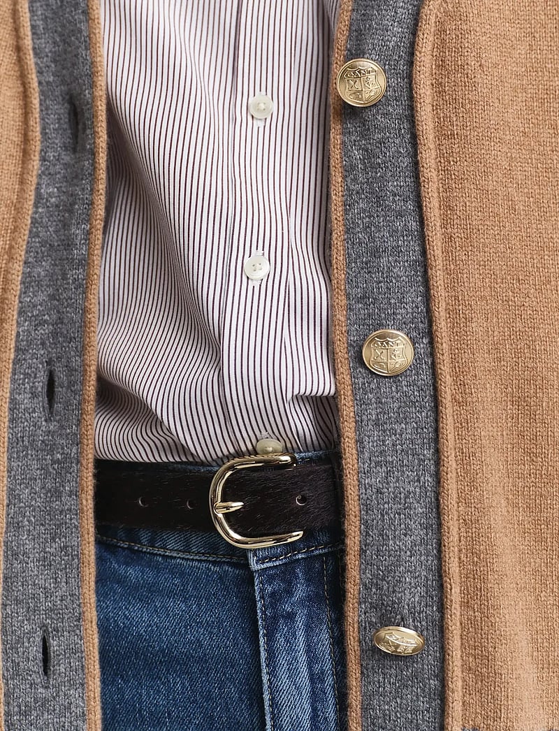 GANT - GANT VARSITY V-NECK CARDIGAN - kardiganid - whiskey brown - 5