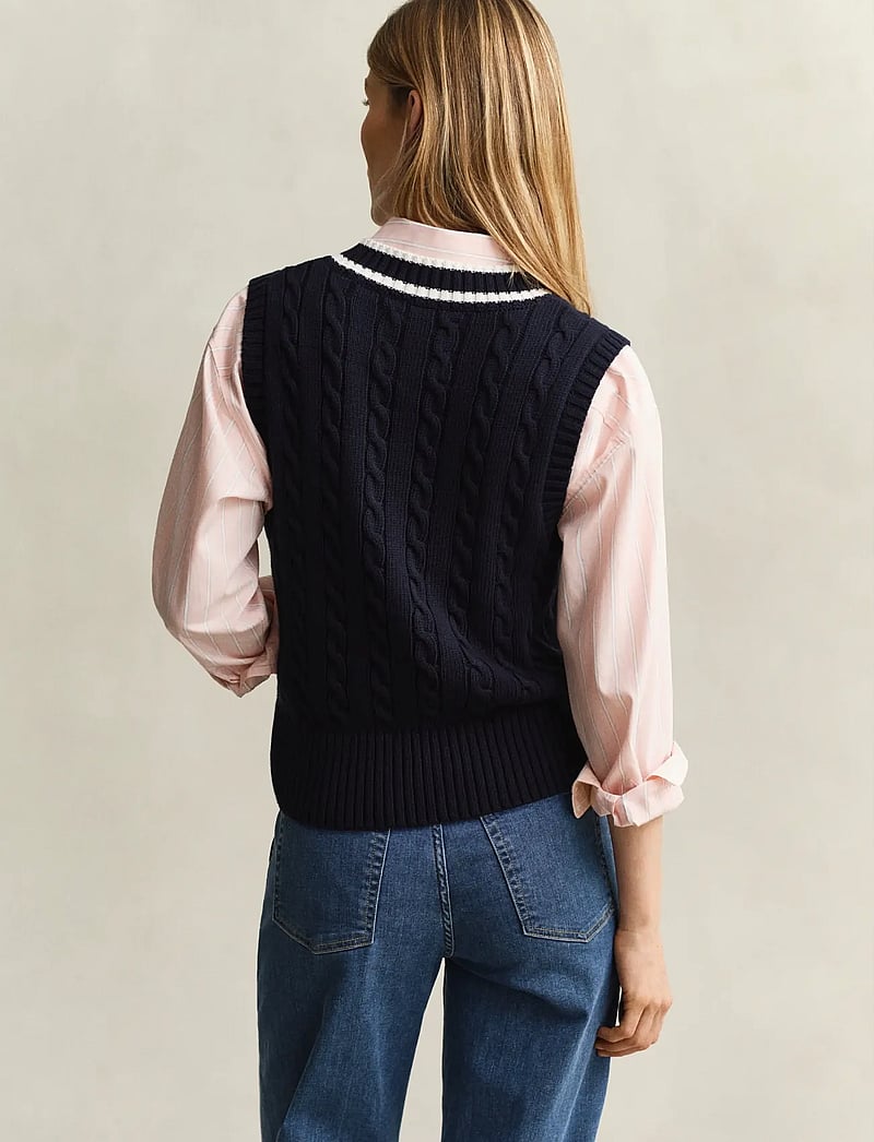 GANT - CONTRAST COTTON CABLE V-NECK VEST - knitted vests - evening blue - 2