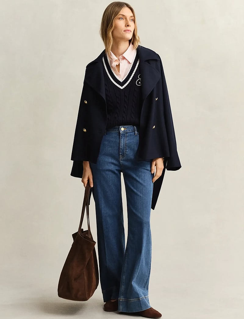 GANT - CONTRAST COTTON CABLE V-NECK VEST - knitted vests - evening blue - 4