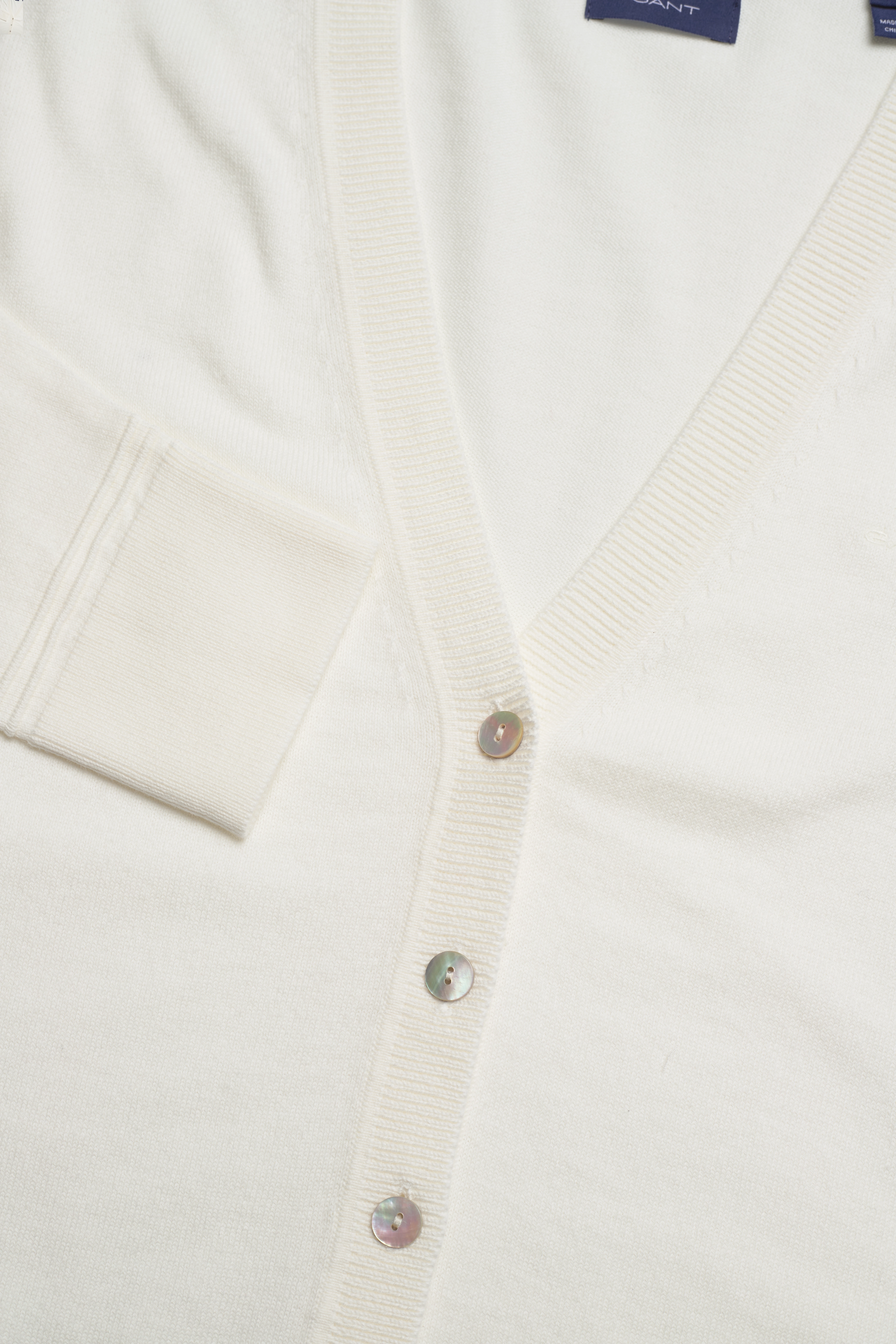 GANT - LIGHT COTTON V-CARDIGAN - eggshell - 2