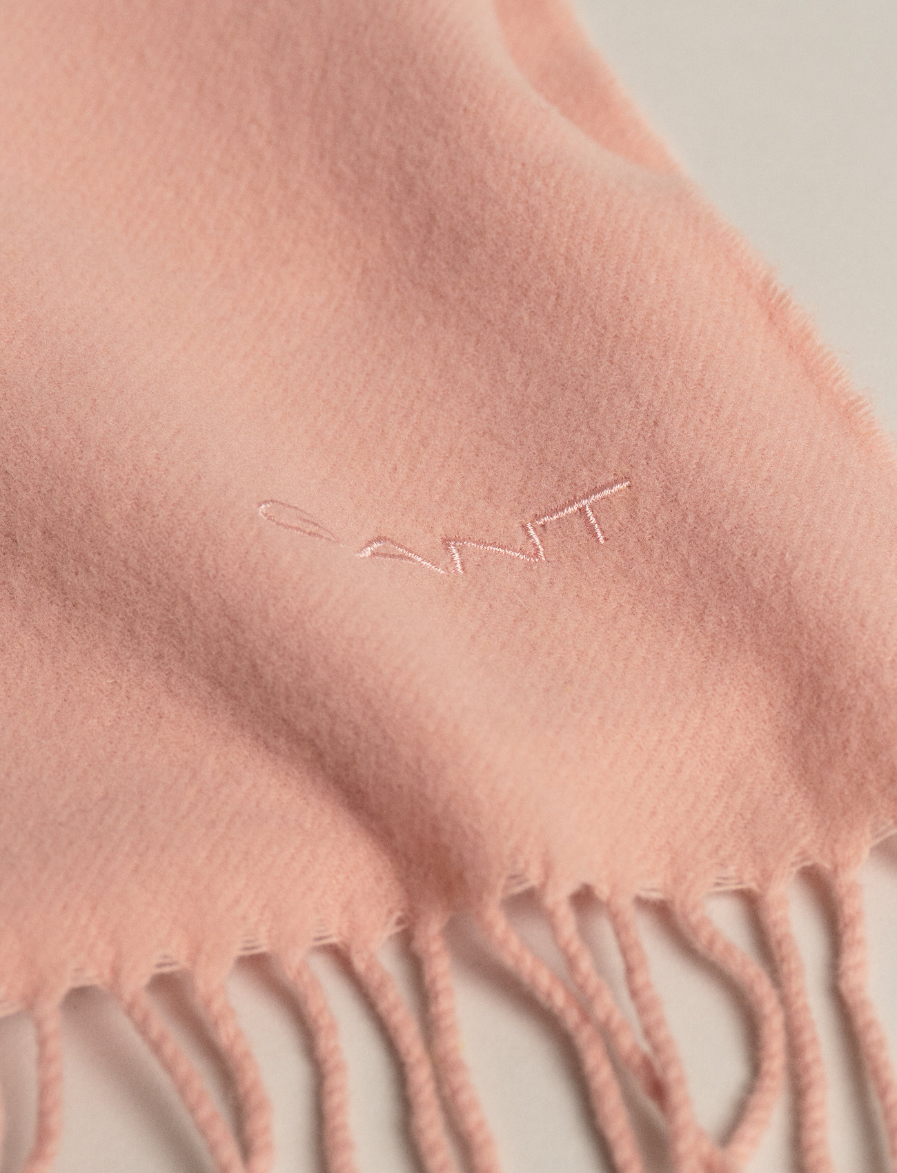 GANT - D2. WOOL SOLID WOVEN SCARF - guava orange - 3
