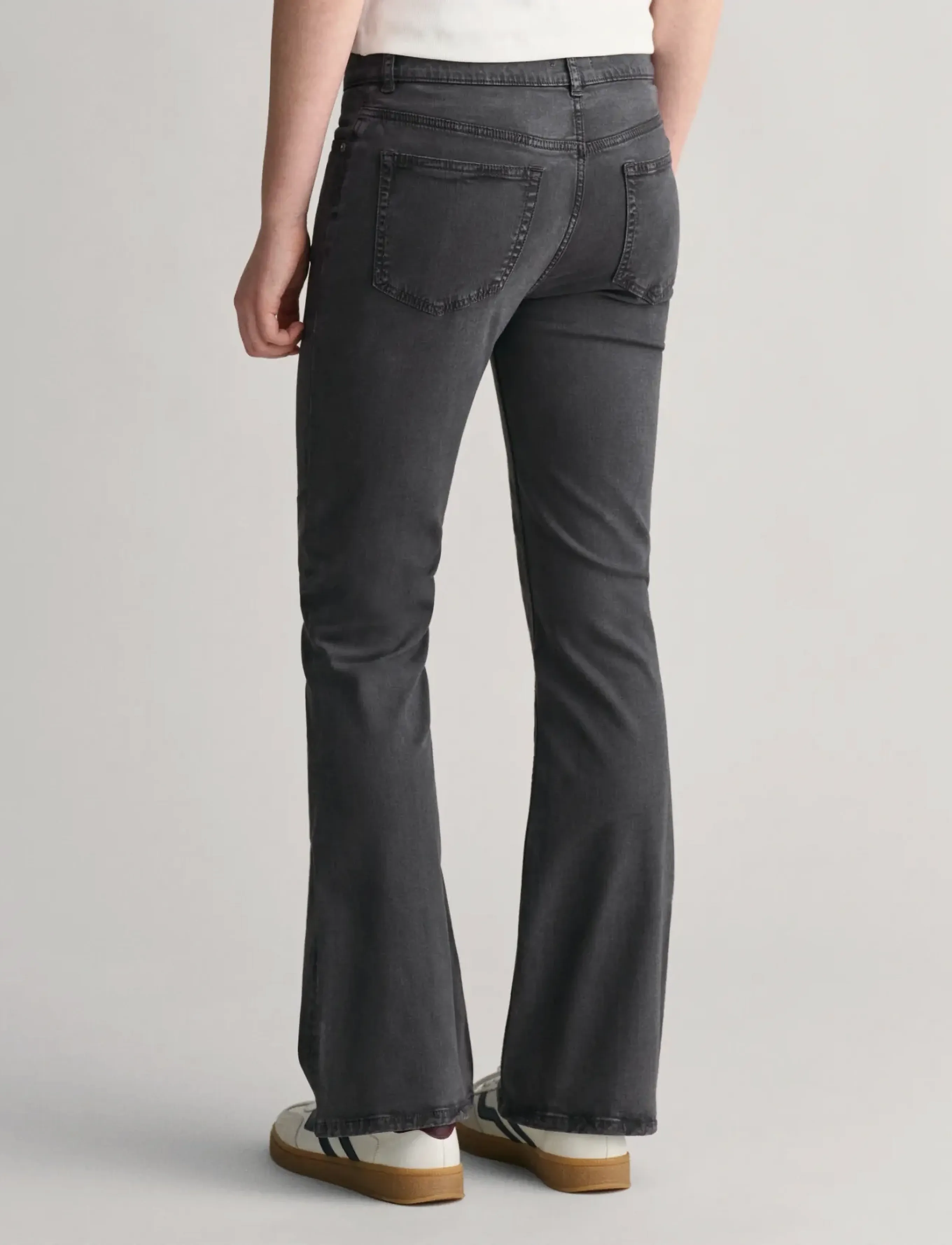 Gant - LOW WAIST STRETCHY BOOTCUT PANTS - bootcut jeans - black - 2