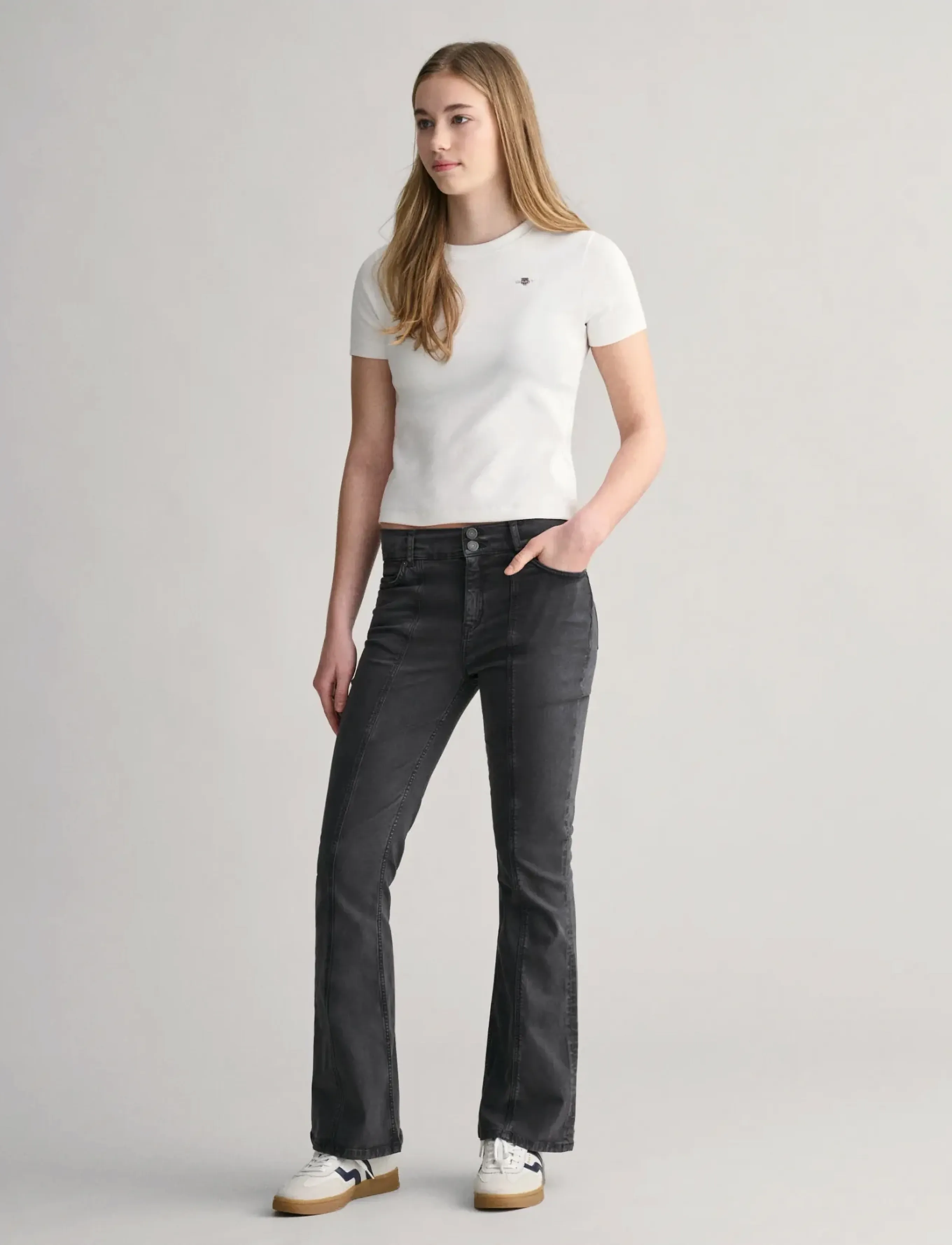 Gant - LOW WAIST STRETCHY BOOTCUT PANTS - bootcut jeans - black - 4