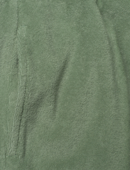 GANT - HIGH WAIST TOWELING SHORTS - lühikesed dressipüksid - kalamata green - 2