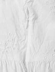 GANT - D2. BRODERIE ANGLAISE DRESS - festklänningar - white - 3