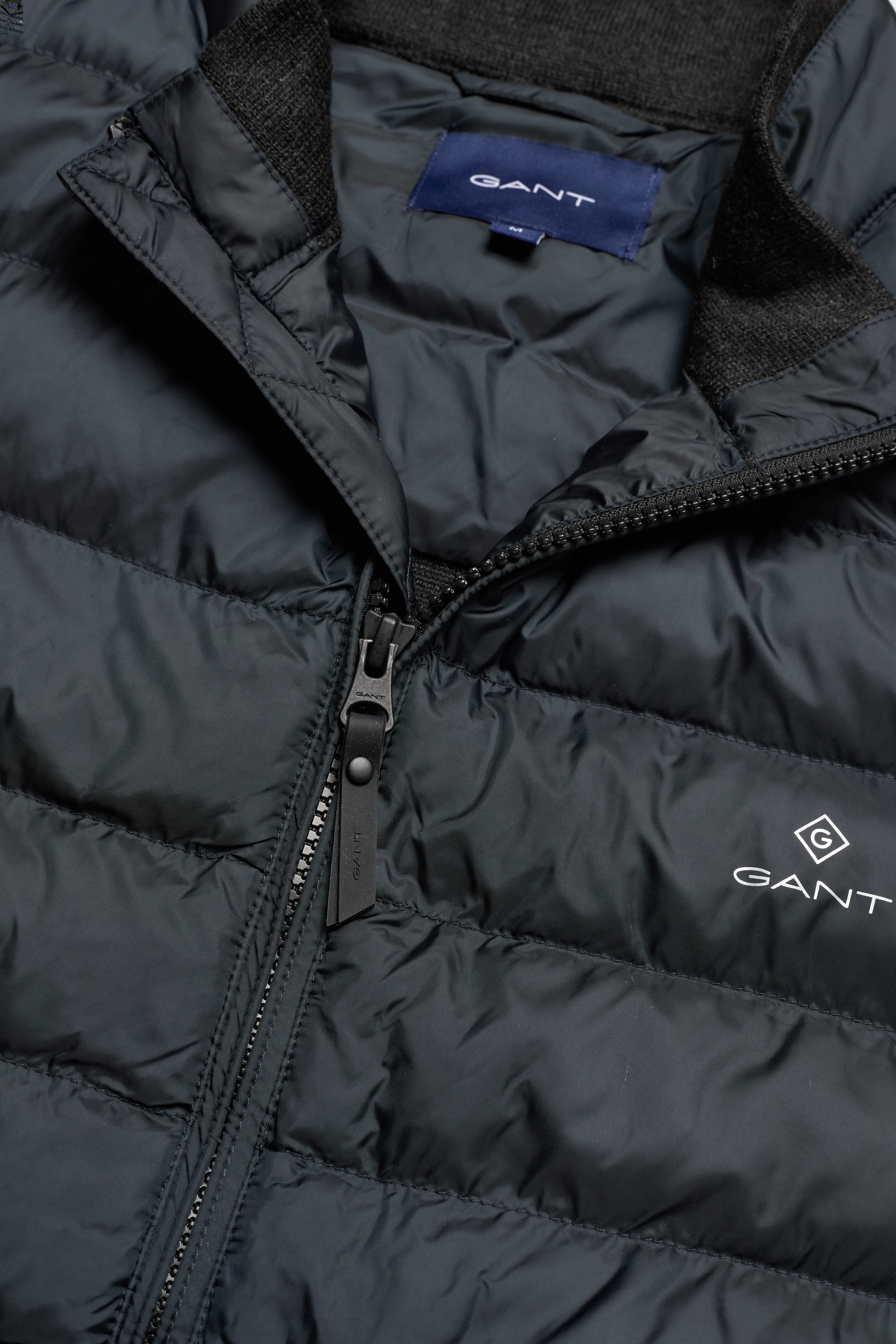 GANT - D1. MIXED MEDIA LIGHT PADDED GILET - black - 2
