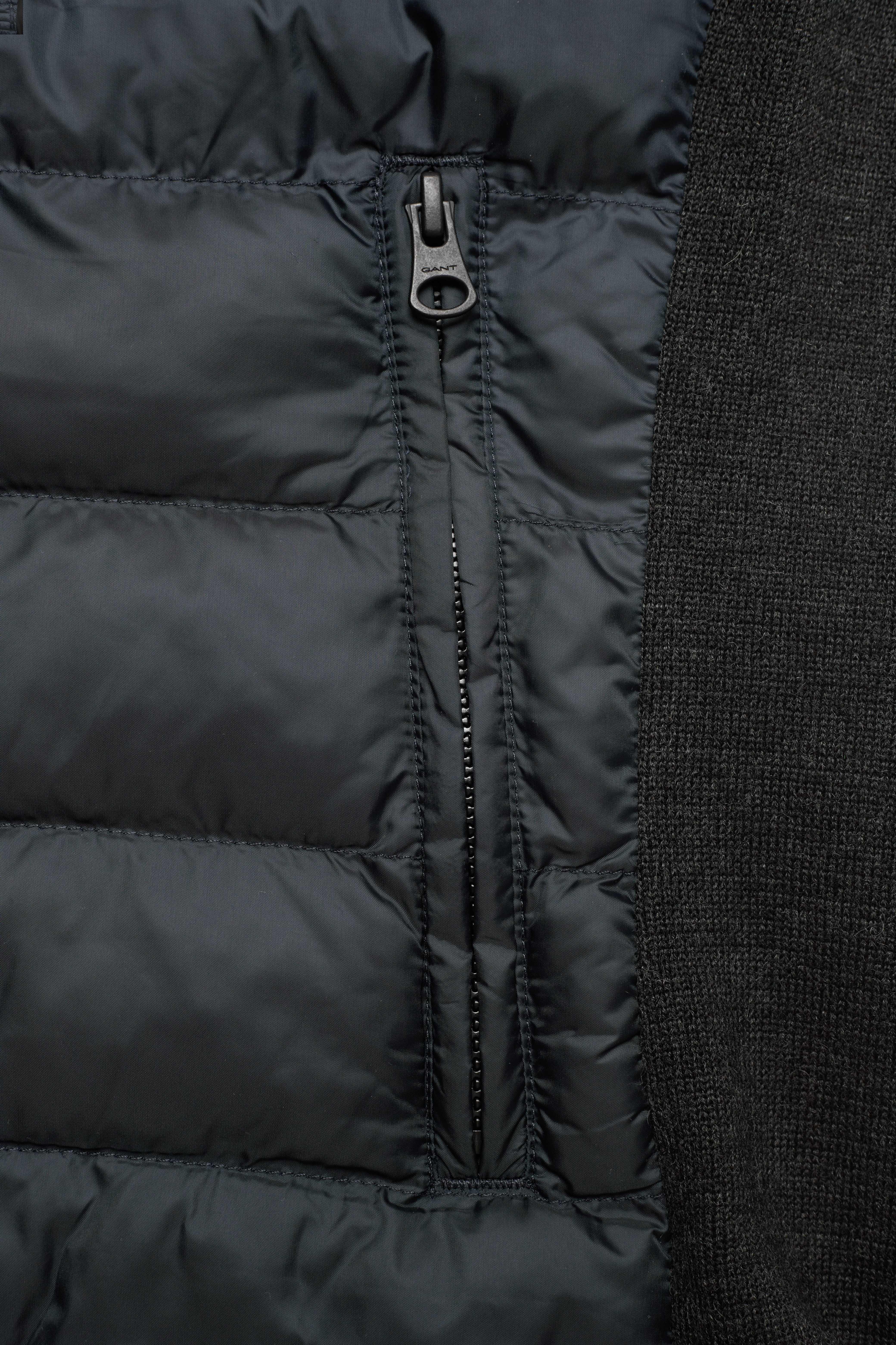 GANT - D1. MIXED MEDIA LIGHT PADDED GILET - black - 3