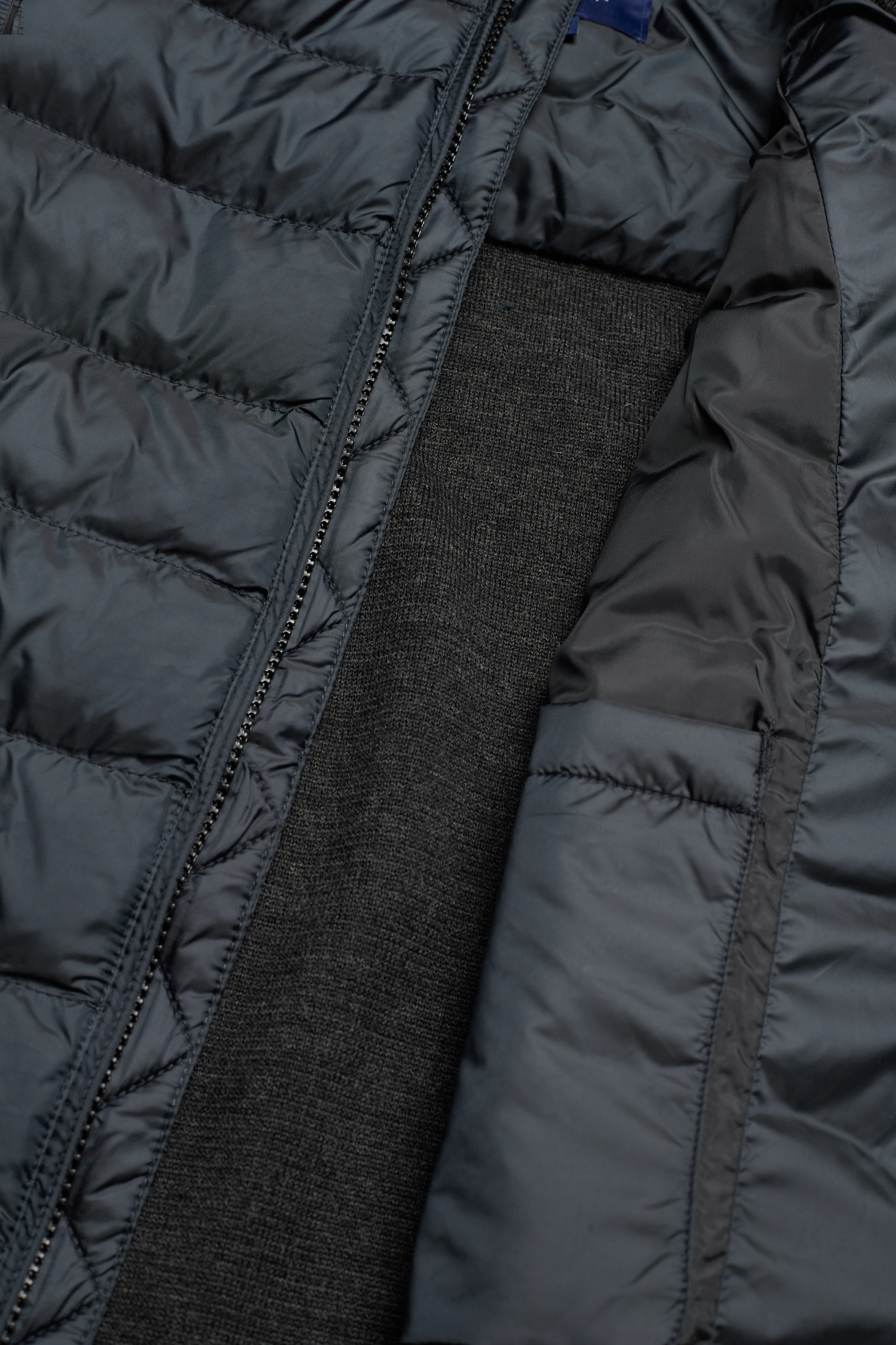 GANT - D1. MIXED MEDIA LIGHT PADDED GILET - black - 4