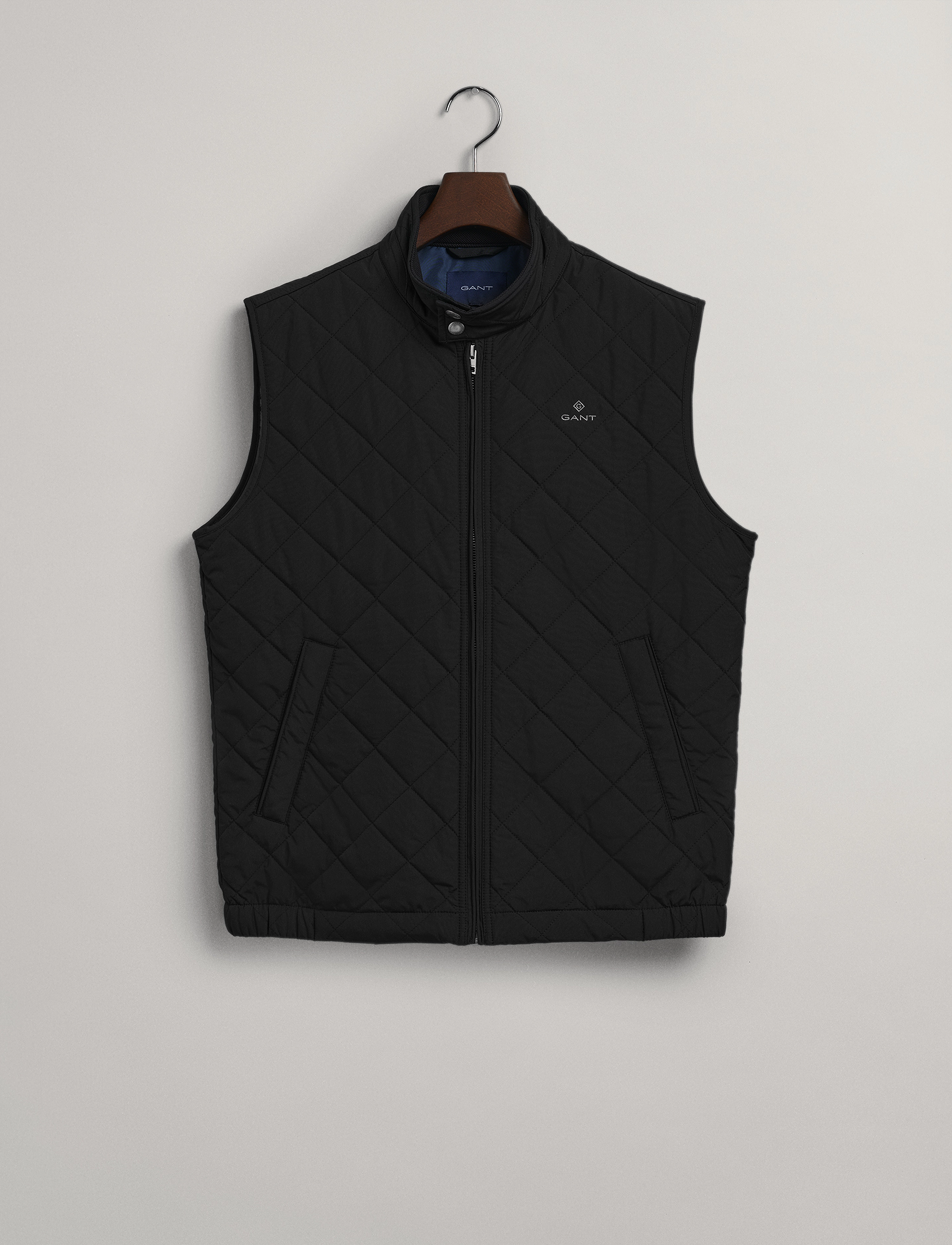 GANT - D1. QUILTED WINDCHEATER VEST - black - 5