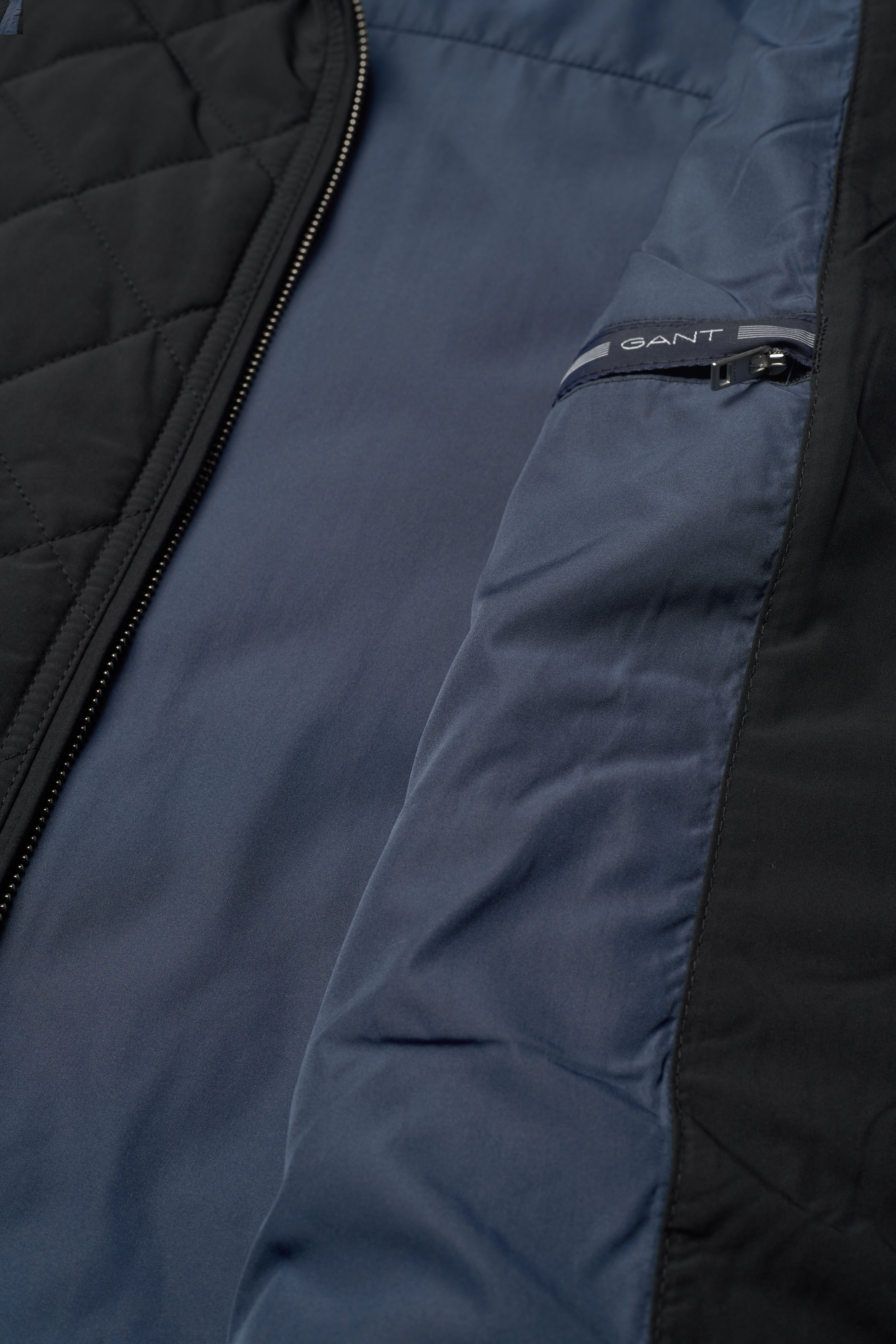 GANT - D1. QUILTED WINDCHEATER VEST - black - 4
