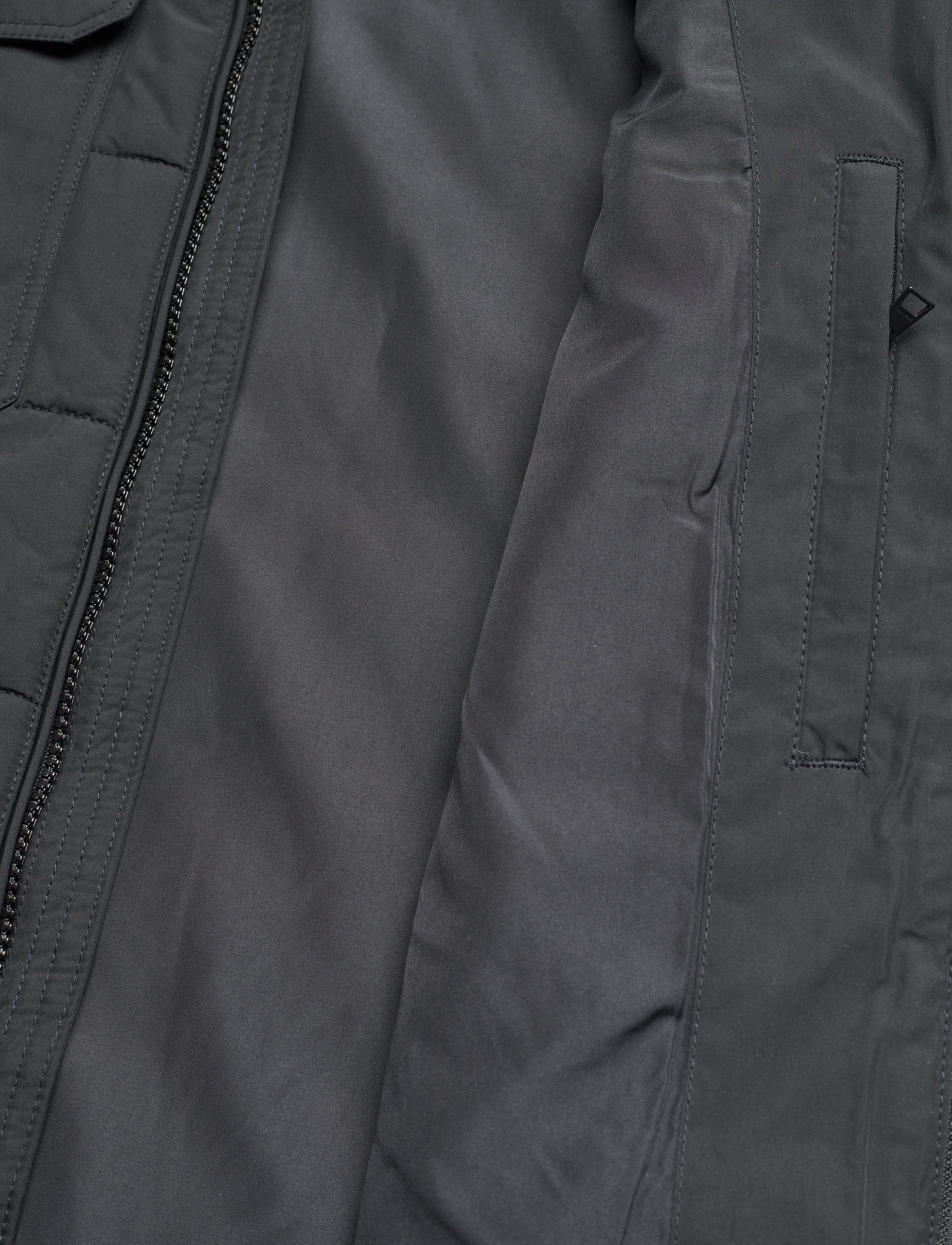 GANT - D1. CHANNEL QUILTED WINDCHEATER - black - 4
