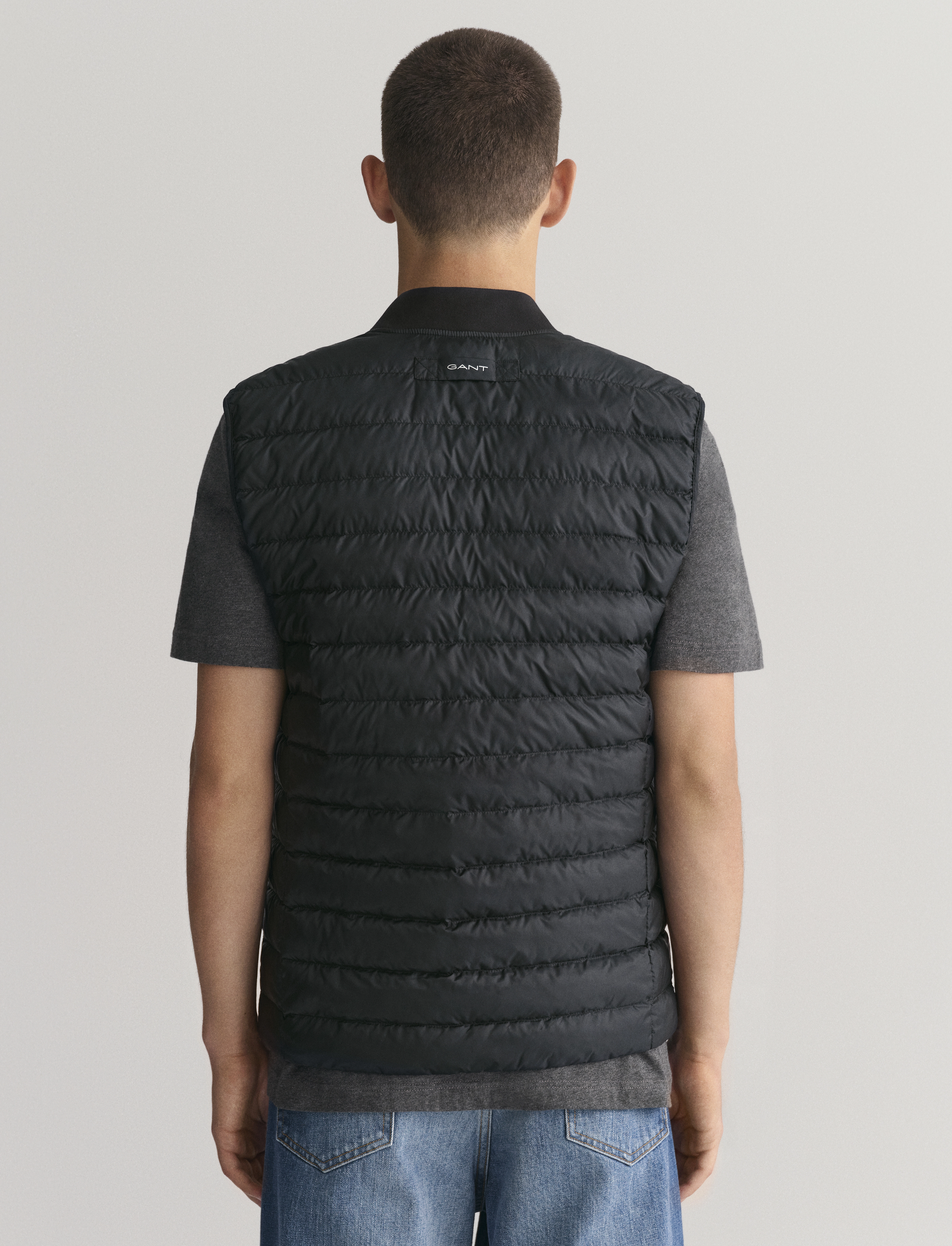 Gant - LIGHT PADDED BOMBER VEST - jackets & coats - black - 3