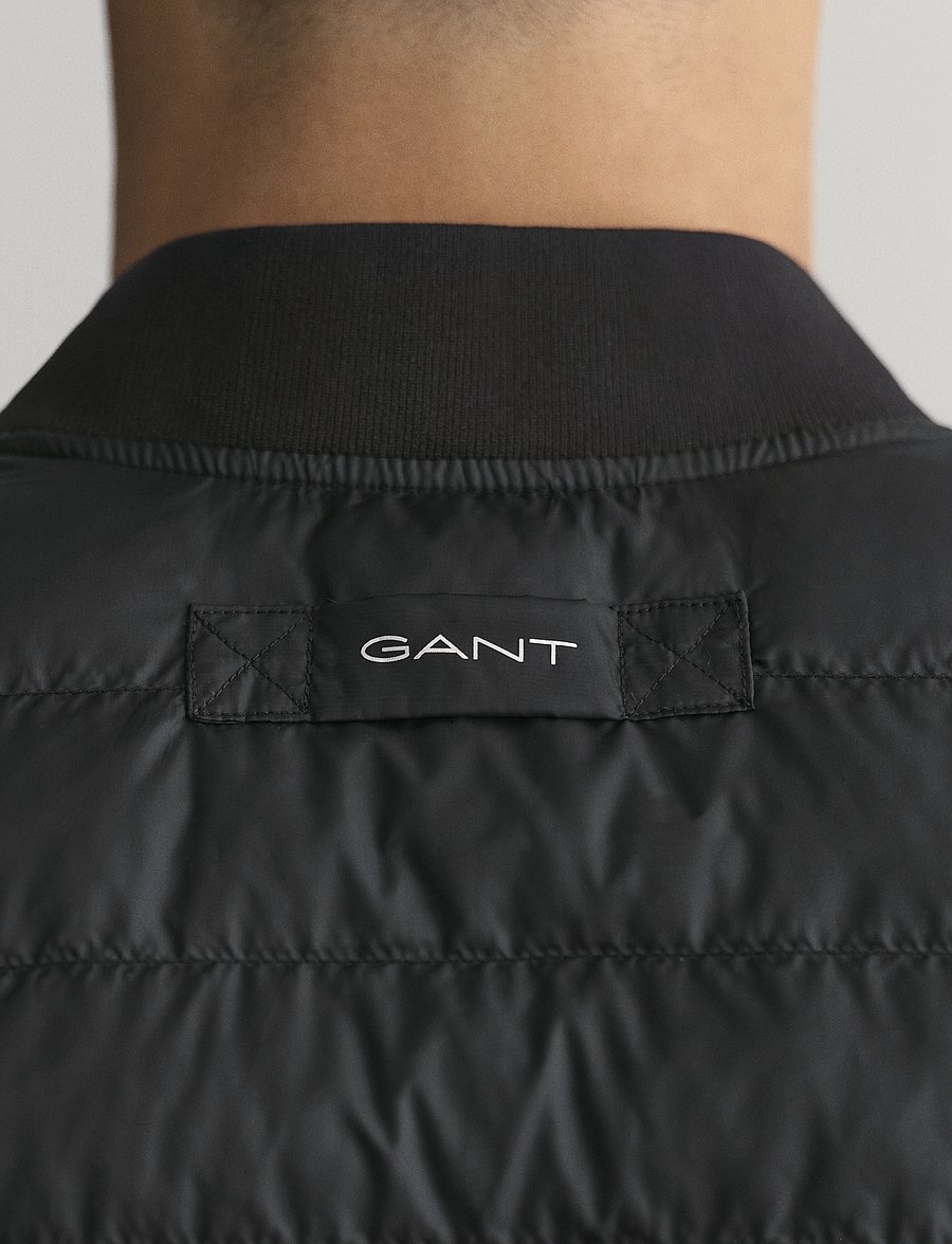 Gant - LIGHT PADDED BOMBER VEST - jackets & coats - black - 4
