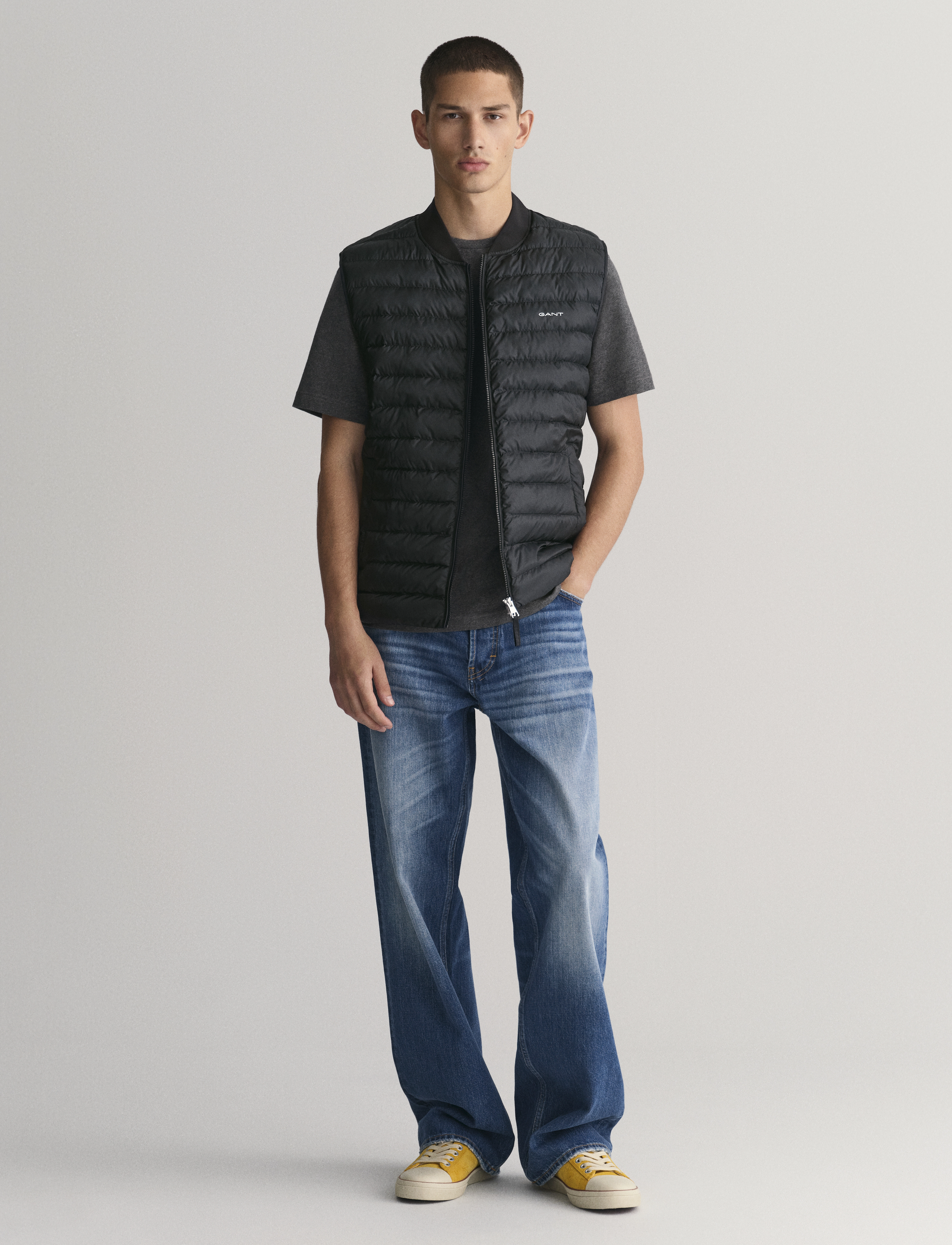 Gant - LIGHT PADDED BOMBER VEST - jackets & coats - black - 5
