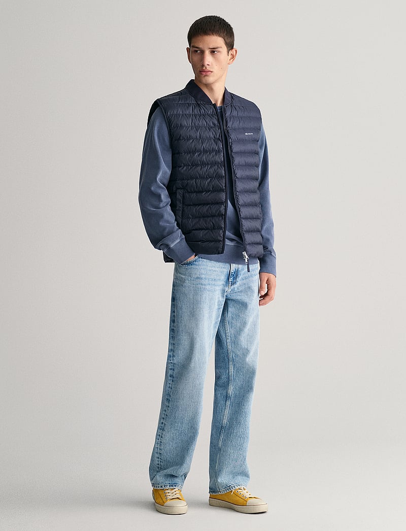 GANT - LIGHT PADDED BOMBER VEST - jackets & coats - evening blue - 5