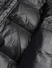 GANT - OVERSIZED SHINY DOWN PUFFER JACKET - winter jackets - black - 4