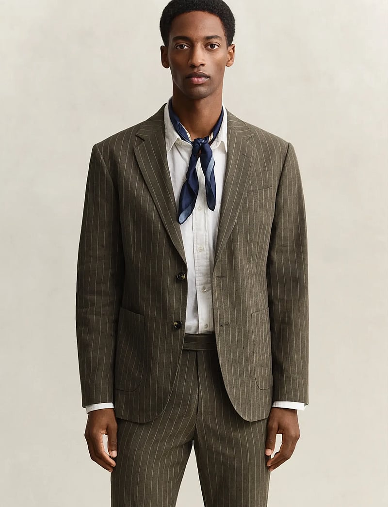 GANT - COT/LINEN PINSTRIPE SUIT JACKET - vienaeiliai švarkai - rich brown - 0