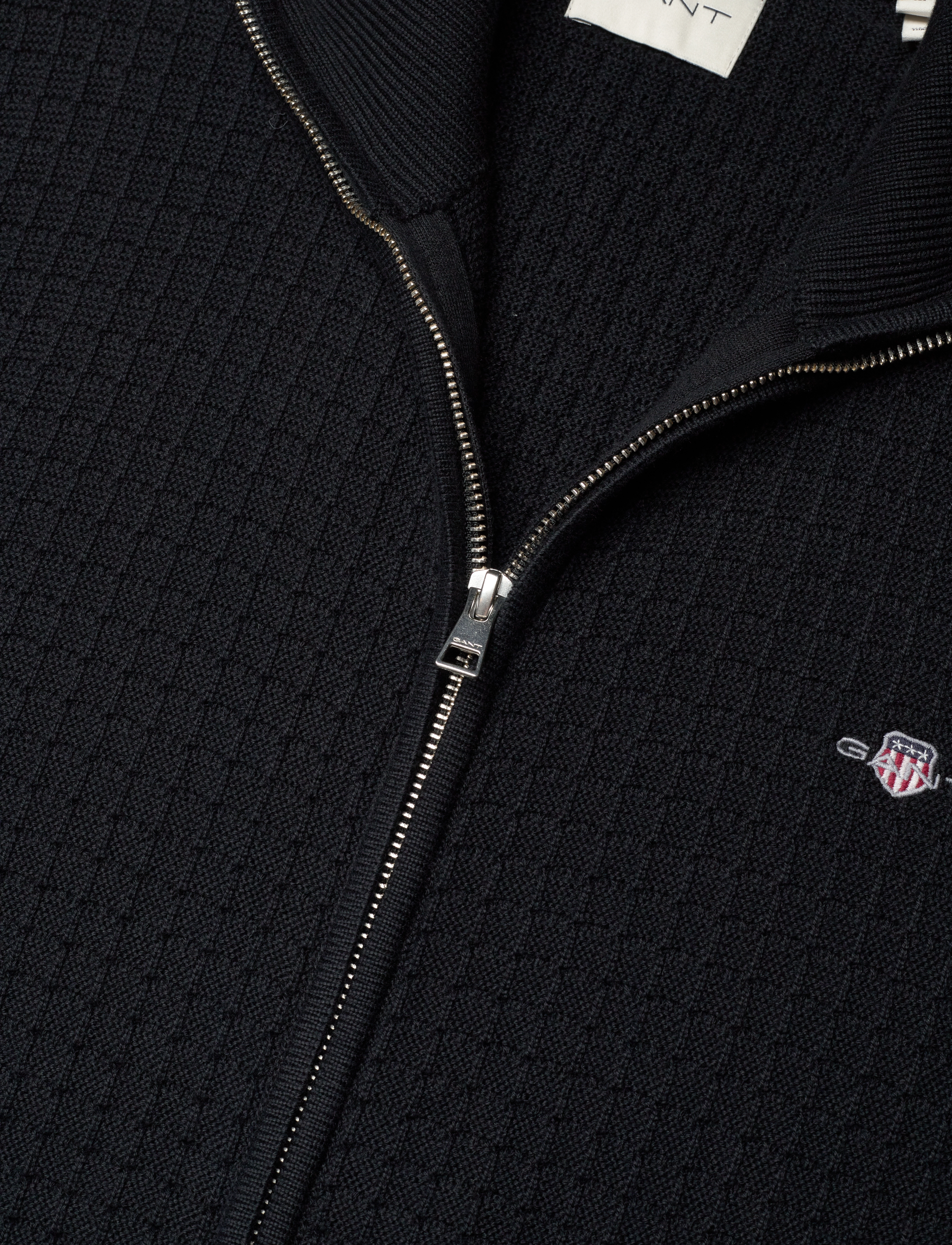 GANT - COTTON TEXTURED ZIP CARDIGAN - black - 2