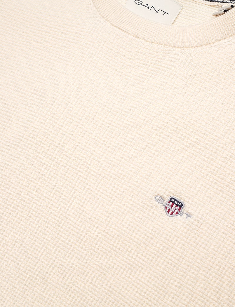 GANT - MICRO TEXTURED COTTON SS C-NECK - kortärmade t-shirts - cream - 2